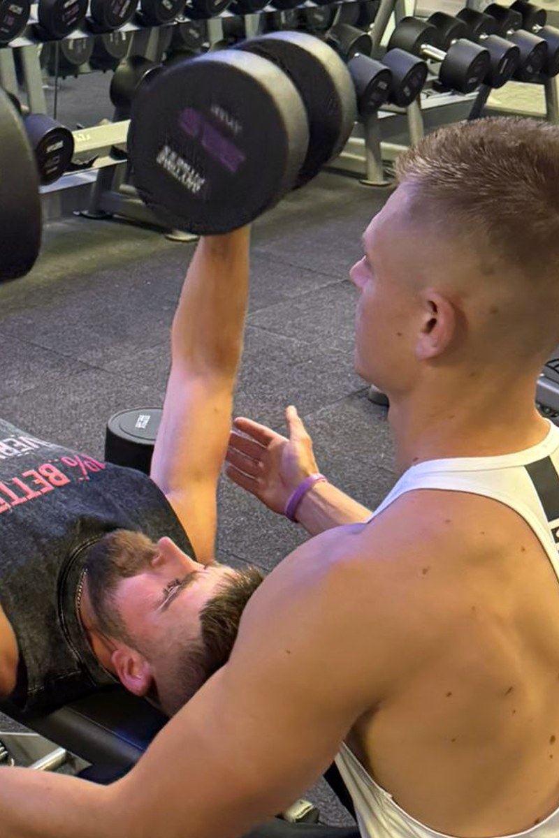 1-to-1 personal training session in Hook